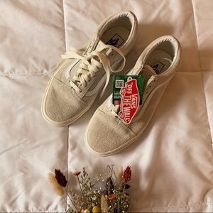 Vans Old Skool Skate Sneaker in Cream / Gray Color